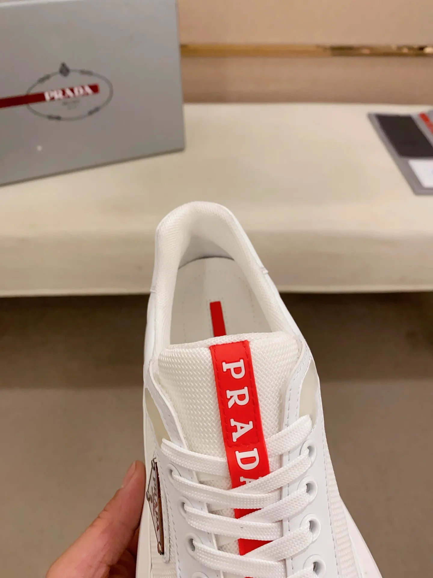 Men's shoes 💰 580💰 ✔️✔️✔️Higher version High-quality new PRADA (Prada) counters are launched simultaneously, new men's shoes, 😘fabrics are selected from breathable fly weave fabrics. Lining: Imported cowhide leather lining. 👍🏿High-end☄️Open-molded non-slip rubber outsole, exquisite lines, simple and elegant, comfortable and high-end for leisure travel. Number of yards: 38 to 44.